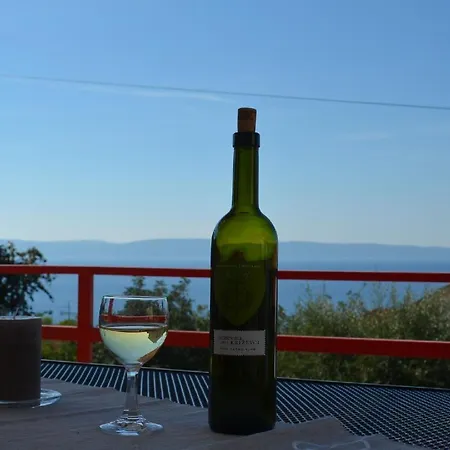 Prana Mit Grosser Terrasse Und Meerblick * Trogir